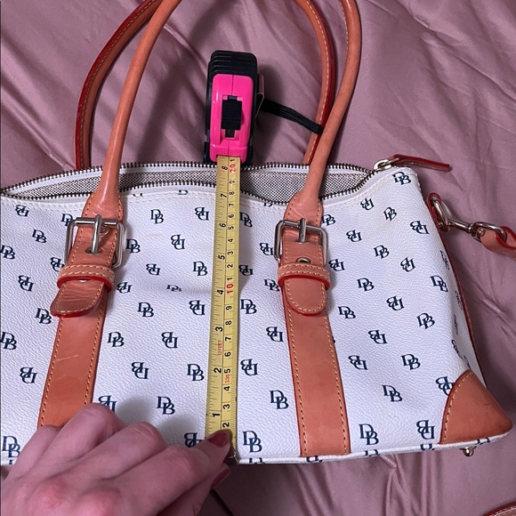 Dooney & Bourke White and Brown Logo satchel - Picture 15 of 15